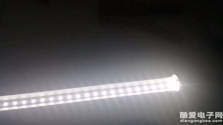 1米2的led日光灯最大多少瓦
